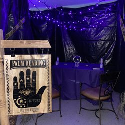 Psychic Reader And Love Specialist Daisy - Rent a psychic for your next event Daisy got you covered