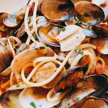 Il Terrazzo Carmine - Linguine Alle Vongole - Italian Near Me - Seattle, Washington Il Terrazzo Carmine - Linguine Alle Vongole - Italian Near Me - Seattle, Washington