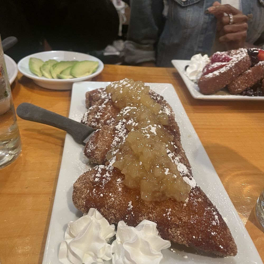 Popping Yolk Cafe - Cinnamon Apple French Toast - Breakfast & Brunch Near Me - Pasadena, California Popping Yolk Cafe - Cinnamon Apple French Toast - Breakfast & Brunch Near Me - Pasadena, California