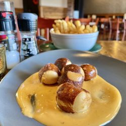 Enclave Grille - Pretzel Bites