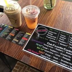 Hello Healthy - Bellini Bomb and a Vanilla Carmel Latte shake. Yummy!