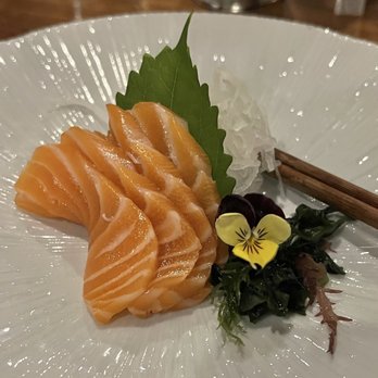 Sushi Roku - Salmon Sashimi - Sushi Bars Near Me - Santa Monica, California Sushi Roku - Salmon Sashimi - Sushi Bars Near Me - Santa Monica, California