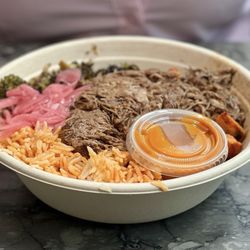 Grass-Fed Barbacoa with carrots & Roasted Broccoli