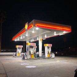 Valero - Super clean gas station!