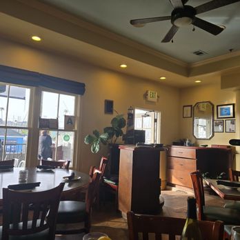 Dominic's Italian Restaurant - Entry - Pizza Near Me - Oceanside, California