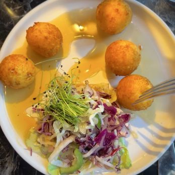 Wolf by Vanderpump at Caesars Republic Lake Tahoe - Goat cheese balls with honey - American Near Me - Stateline, Nevada