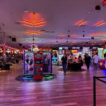 Lucky Strike Moorpark - Arcade - Bowling Near Me - Moorpark, California Lucky Strike Moorpark - Arcade - Bowling Near Me - Moorpark, California