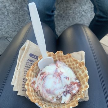 Jeni's Splendid Ice Creams - Goat cheese and red cherries - Ice Cream & Frozen Yogurt Near Me - Alpharetta, Georgia