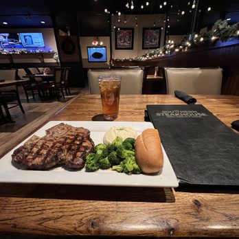 Southern Steakhouse - Dining area! - Steakhouses Near Me - Seneca, South Carolina