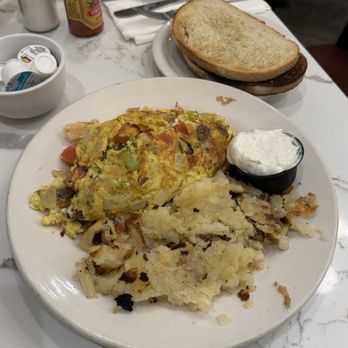 Nookies on Wells - Gyro Omelette - Breakfast & Brunch Near Me - Chicago, Illinois