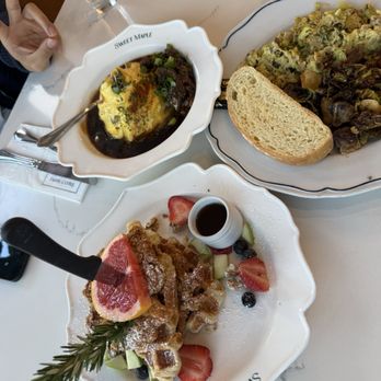 Sweet Maple - Tornado galbi omurice, chicken croffle - Breakfast & Brunch Near Me - Cupertino, California