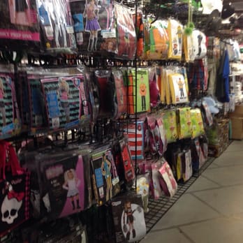 Phantom Halloween - Costumes Near Me - Northridge , California