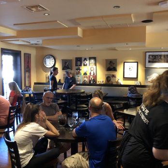 The Hound's Tale - New American Near Me - Williamsburg, Virginia