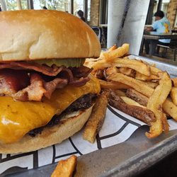 Bulldog Burger