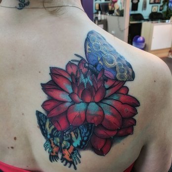 Little Pricks Tattoo - Two weeks after the first color and shading session with Josiah. - Tattoo Near Me - Austin, Texas Little Pricks Tattoo - Two weeks after the first color and shading session with Josiah. - Tattoo Near Me - Austin, Texas