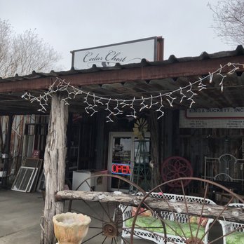 Cedar Chest Antique Mall - Antiques Near Me - Mc Gregor, Texas