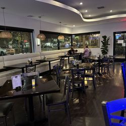 Osha Authentic Thai and Sushi bar - Seating area