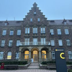 Osteopathie Praxis Klaus Czepan - Haus C Haupteingang