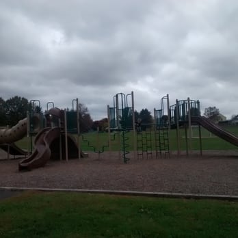 Enfield Chase Park - Big kid playground on a cloudy day - Playgrounds Near Me - Bowie, Maryland Enfield Chase Park - Big kid playground on a cloudy day - Playgrounds Near Me - Bowie, Maryland
