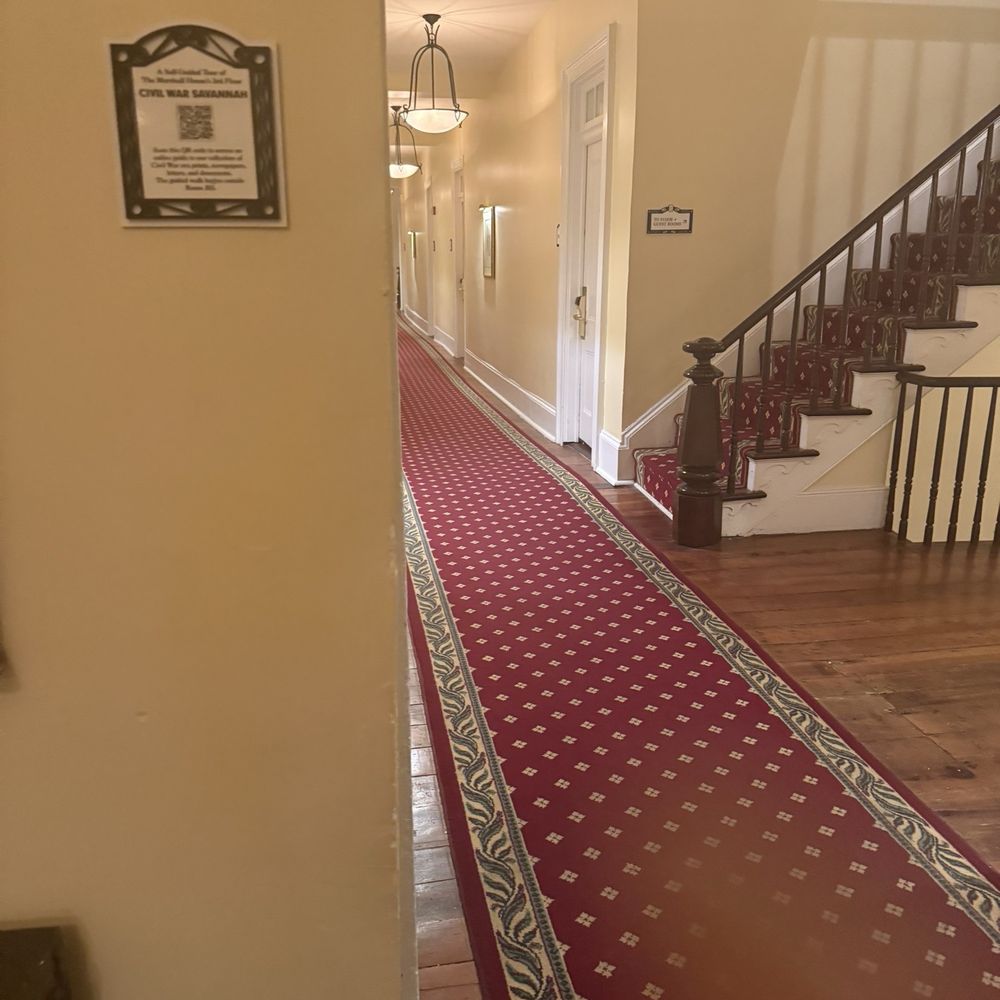 The Marshall House - Hallway - Hotels Near Me - Savannah, Georgia