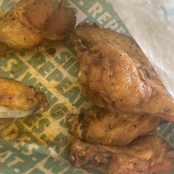 Wingstop - 6 pc wings louisiana rub - Chicken Wings Near Me - Atlanta, Georgia