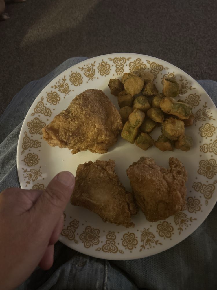 Carter's Fried Chicken Logo