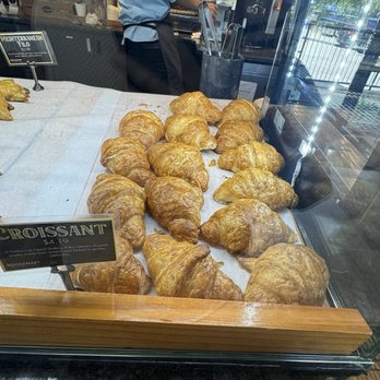 Roggenart European Bakery, Bistro & Cafe - Croissant - Breakfast & Brunch Near Me - Ellicott City, Maryland