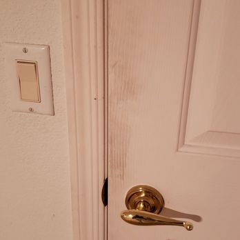 2 Single Moms Cleaning Service - Home Cleaning Near Me
