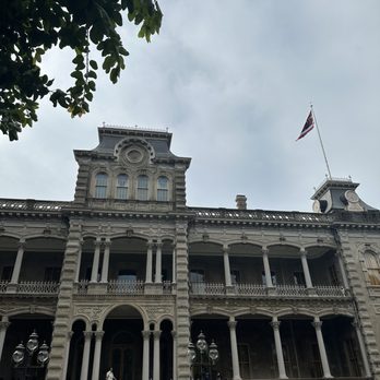 Iolani Palace - Outside by parking - Museums Near Me - Honolulu, Hawaii Iolani Palace - Outside by parking - Museums Near Me - Honolulu, Hawaii
