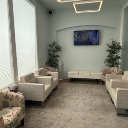 Ozark Dermatology - Bright, comfortable waiting area