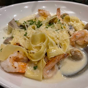 Strizzi's Restaurant - Shrimp & Mushroom Pappardelle
Tiger prawns and mushrooms tossed in our seafood cream sauce - Italian Near Me - Livermore, California Strizzi's Restaurant - Shrimp & Mushroom Pappardelle
Tiger prawns and mushrooms tossed in our seafood cream sauce - Italian Near Me - Livermore, California
