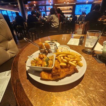 Old Town Pour House - Sports Bars Near Me - Oak Brook, Illinois Old Town Pour House - Sports Bars Near Me - Oak Brook, Illinois