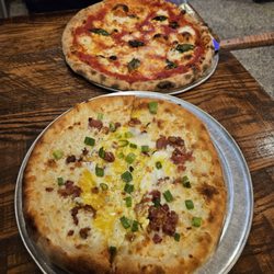 Billy Bricks - La Grange - Sunnyside up pizza and classic margherita