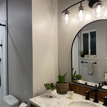 SI Construction - a bathroom with a sink, toilet, and shower - General Contractors Near Me - Walnut Creek, California