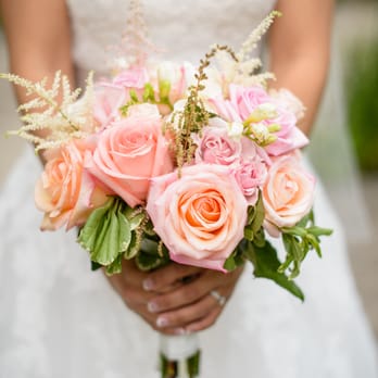 Wilmette Flowers - bridal bouquet - Florists Near Me - Wilmette, Illinois Wilmette Flowers - bridal bouquet - Florists Near Me - Wilmette, Illinois