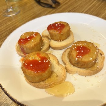 Giralda - Fried goat cheese with honey and sesame seeds - Spanish Near Me - Seville, SE