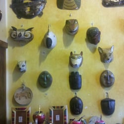 Amaicha - Máscaras hechas en madera de palo borracho
