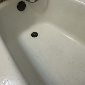 Aztec Ocean Resort - Peeling paint in the tub - Hotels Near Me - Seaside Heights, New Jersey