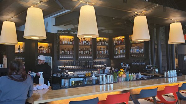 Kan-Kan Cinema & Bar by null