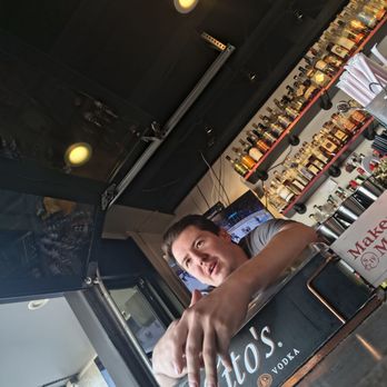 The Hudson Eatery & Bar - Beer Bar Near Me - Tempe, Arizona