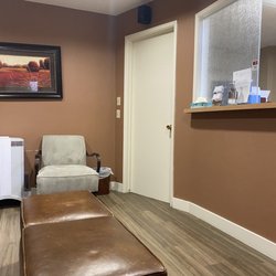 San Jose Endodontics - Waiting area.