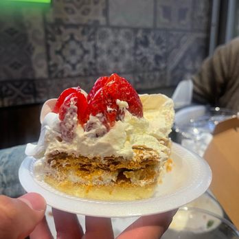 Long Phung Bakery - Another view of all the layers of the fruit tart cake - Bakeries Near Me - Westminster, California Long Phung Bakery - Another view of all the layers of the fruit tart cake - Bakeries Near Me - Westminster, California