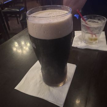 Limericks Tavern - 3/4 filled Guinness? - Irish Near Me - Alhambra, California