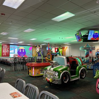 Chuck E. Cheese