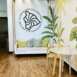 Island Blends Acai and Poke