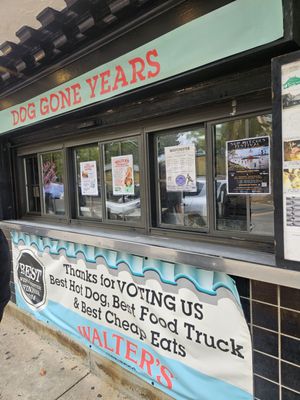 Walter's Hot Dogs by null