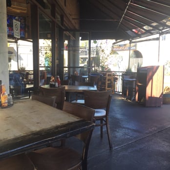 Fratelli Cafe - Outside seating - Coffee & Tea Near Me - Los Angeles, California