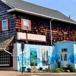 Vanity Rites Tattoo And Body Art - Frontage and mural