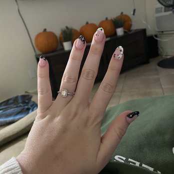 Luminous Nails - Nail Salons Near Me - Glendora, California