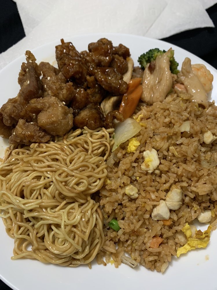 DINGHO CHINESE FOOD 17 Reviews 2873 Lawrence Avenue E, Scarborough